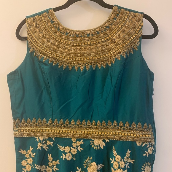 🎉 🌻SALE $90🌻 Indian Suit/Dress - Picture 5 of 12